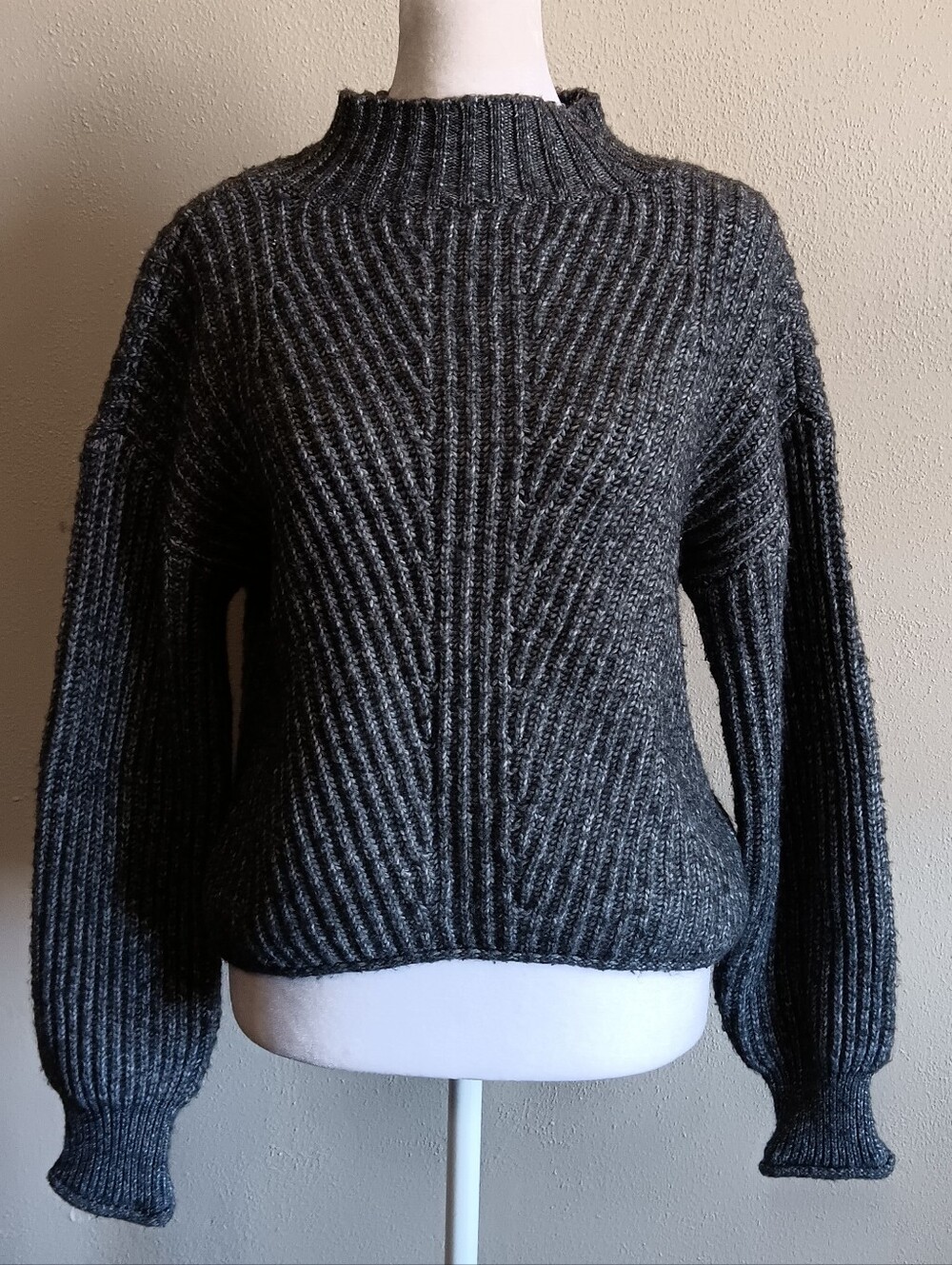 Gray Chunky Ribbed Knit Mock-Neck Sweater SO Womens Large, Fall Casual